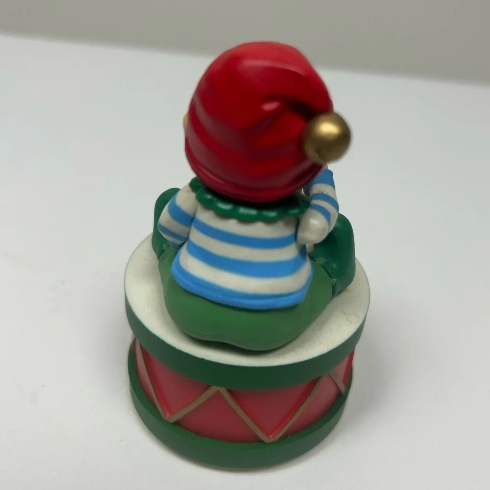 Vintage Enesco 1986 Christmas Small World of Music Box Toy Shop Technician